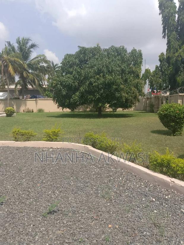 6bdrm House in Teme Community 6, Tema Metropolitan for rent · Photo 5