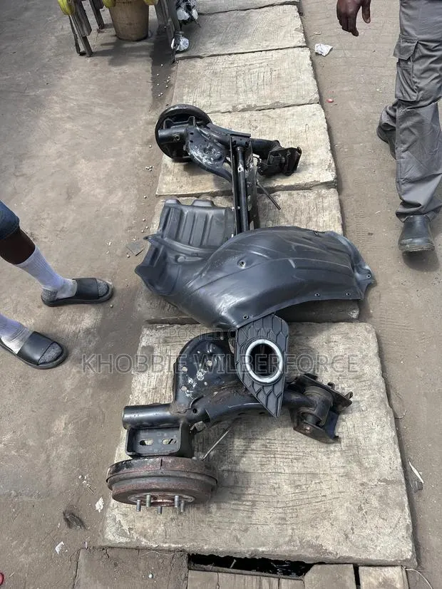Nissan Sentra Back Beam · Photo 1