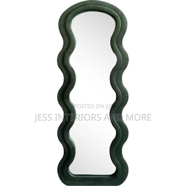 Wobble Mirror · Photo 2