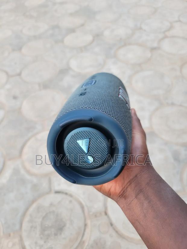 100% Original JBL Charge 5 Bluetooth Speaker (Rechargeable) · Photo 2