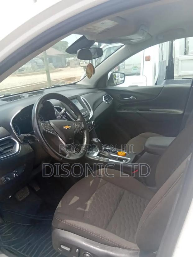 Chevrolet Equinox 2018 White · Photo 4