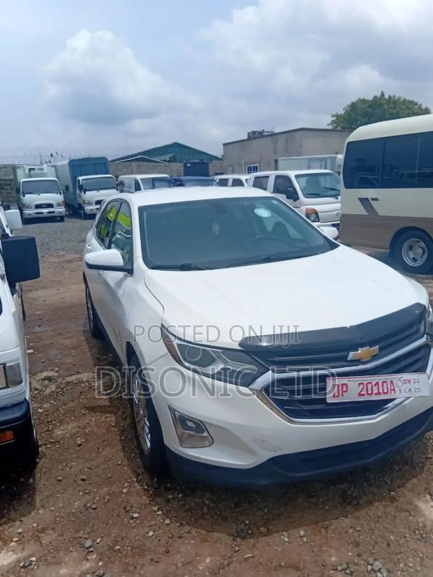 Chevrolet Equinox 2018 White · Photo 7