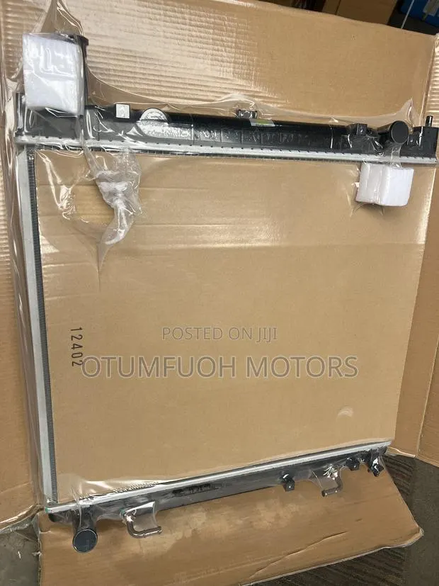 Toyota Fish Radiator (Water Tank) 3 Holes · Photo 1