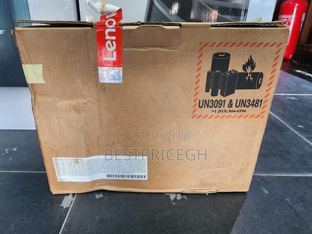 New Laptop Lenovo ThinkPad 11e 8GB Intel Core I5 SSD 256GB · Photo 2