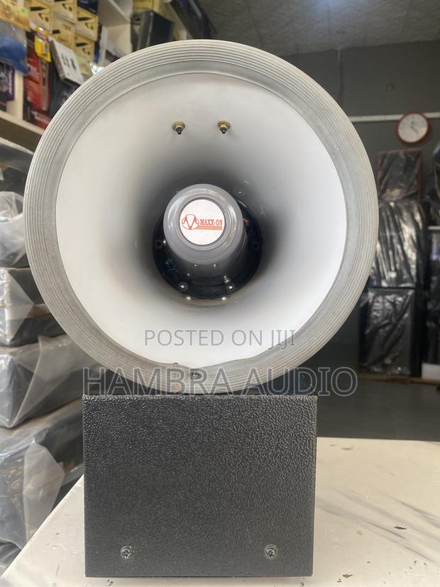 Maxx-on P A Megaphone With Amplifier Rechargeable · Photo 3