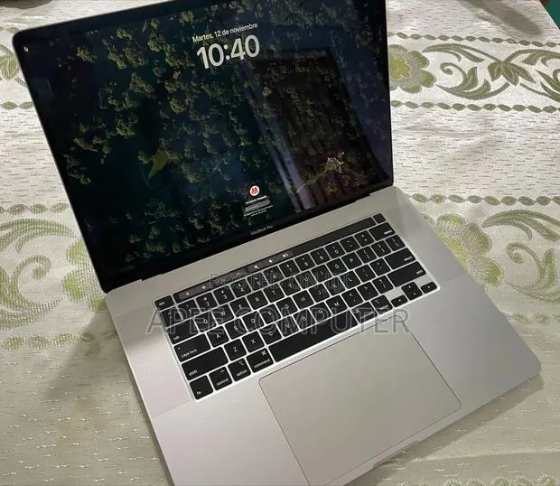 New Laptop Apple MacBook Pro 2019 16GB Intel Core i9 SSD 1T · Photo 1