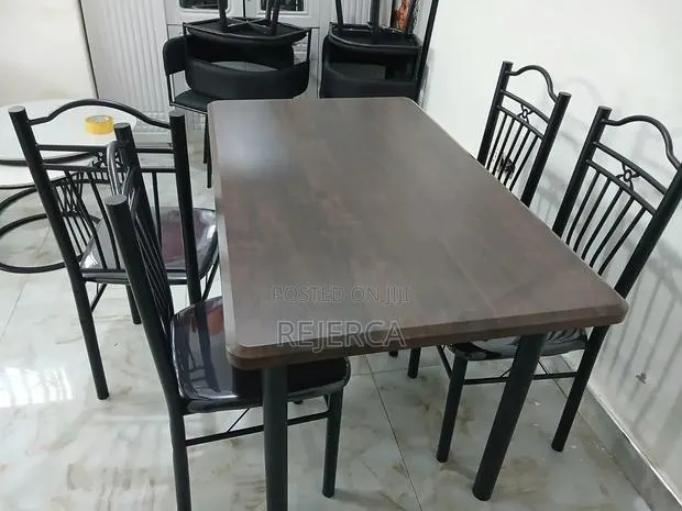 Affordable Marble Dinning Set · Photo 1