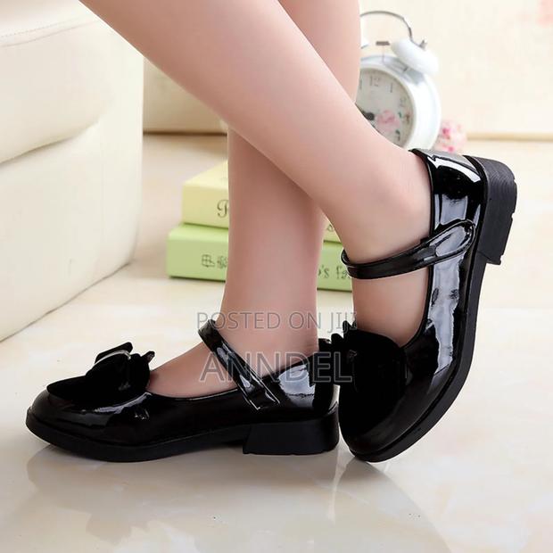Kids Dressing Shoes · Photo 1