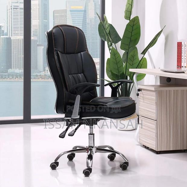 Executive Adjustable Office Chair · Photo 2
