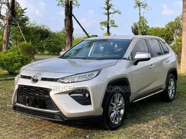 Toyota RAV4 2022 Beige · Photo 1