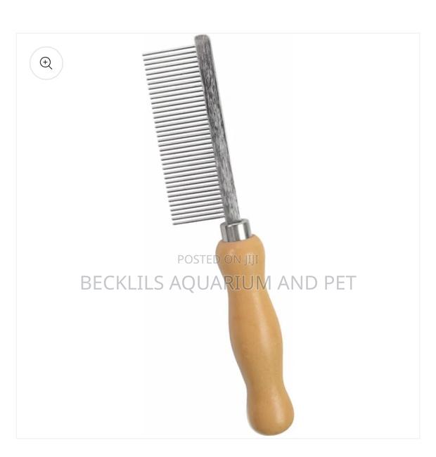 Detangling Pet Comb · Photo 2