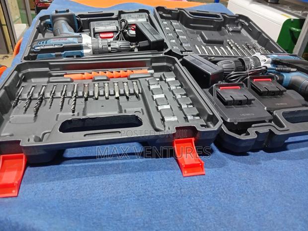 Light Weight Bosch Drilling Machine · Photo 1