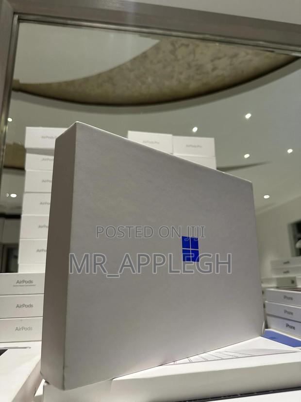 New Microsoft Surface Pro 11th Edition, a Copilot+ PC 16GB SSD 512GB · Photo 1