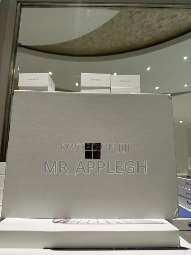 New Microsoft Surface Pro 11th Edition, a Copilot+ PC 16GB SSD 512GB · Photo 2