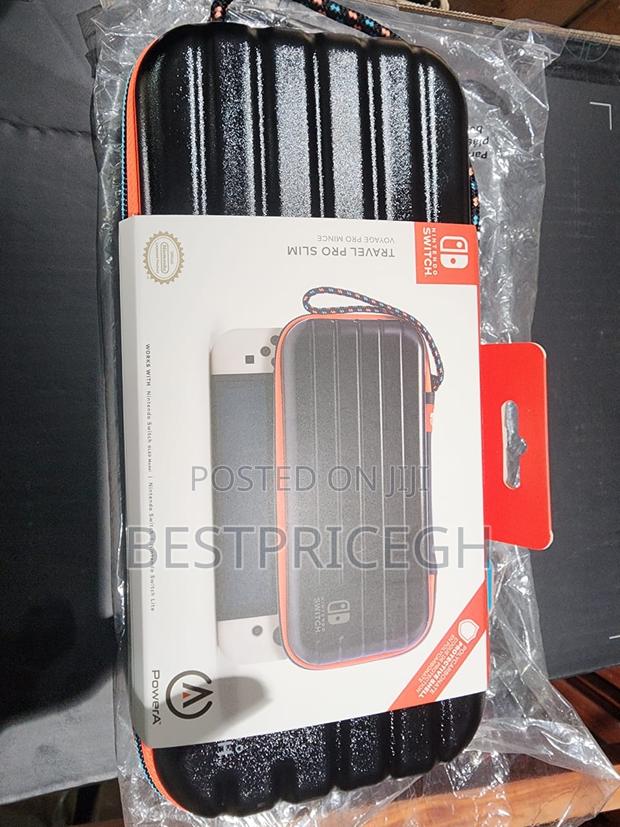 Nintendo Switch Travel Pro Slim Bag · Photo 1