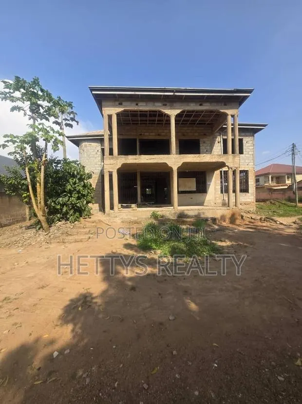 6bdrm House in Amasaman for sale · Photo 1