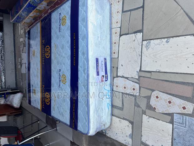 8inches High Density Mattress for Sale · Photo 1