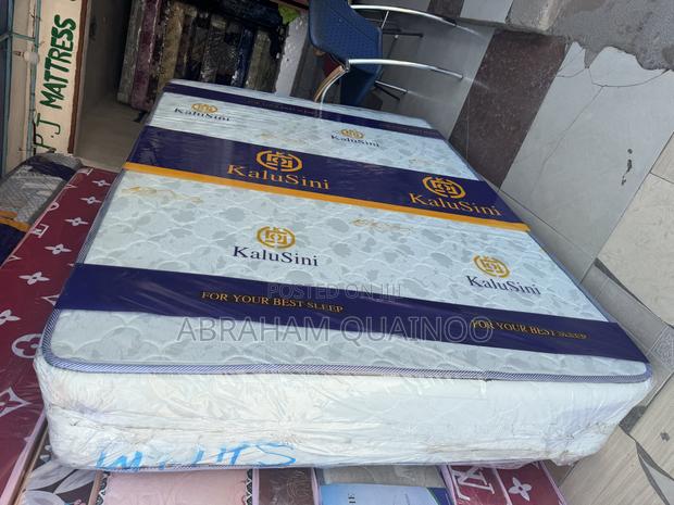 10inches High Density Mattress for Sale · Photo 1