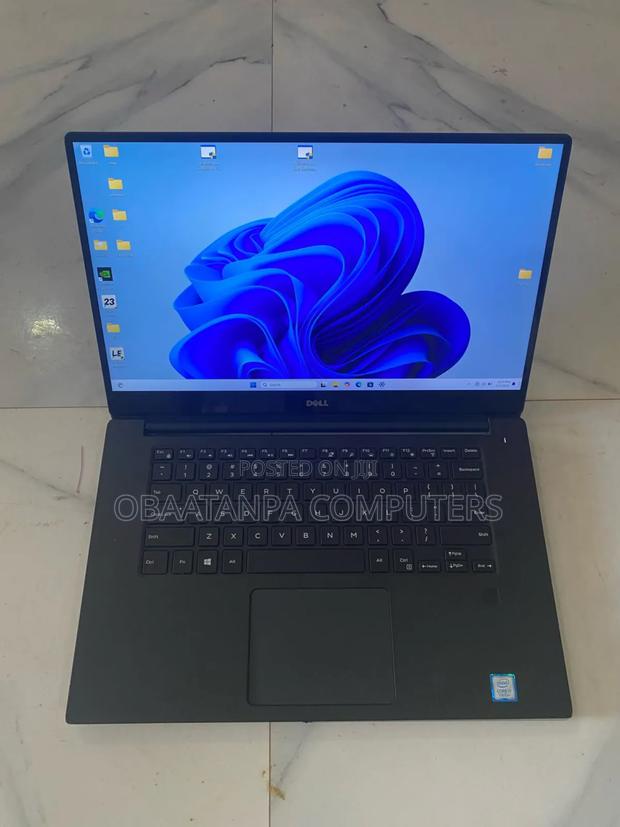 Laptop Dell XPS 15 9560 8GB Intel Core i7 SSD 256GB · Photo 2