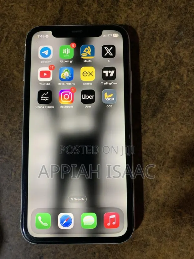 Apple iPhone 11 64 GB White · Photo 1