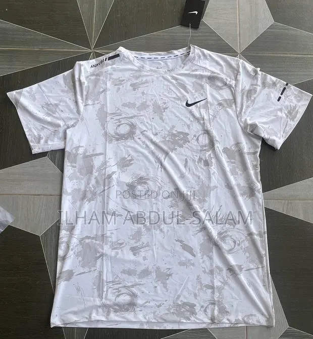 Nike White With Grey Patterned Design · Photo 1