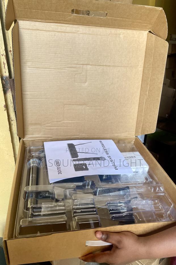 Shure Qlxd4 Wireless Microphone · Photo 1