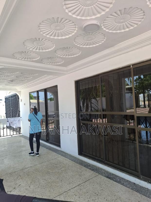 Furnished 10bdrm House in Community 3, Tema Metropolitan for rent · Photo 6
