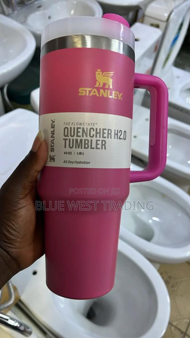 Stanley Cup Pink · Photo 3