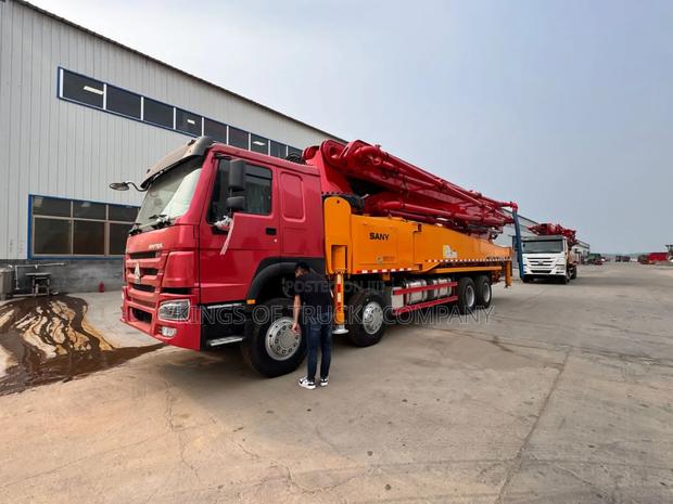 Import Concrete Boom Pumps From China · Photo 1