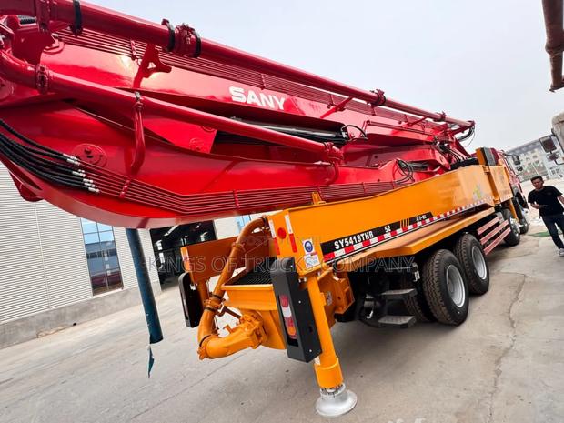 Import Concrete Boom Pumps From China · Photo 5