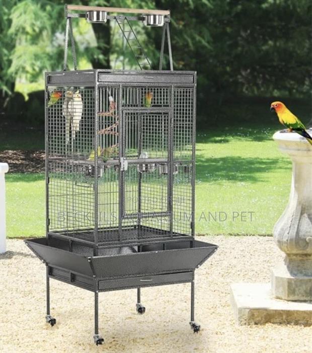 Spacious Long Parrot Cage · Photo 1