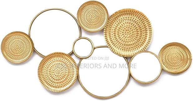 Round Wall Mirror · Photo 2