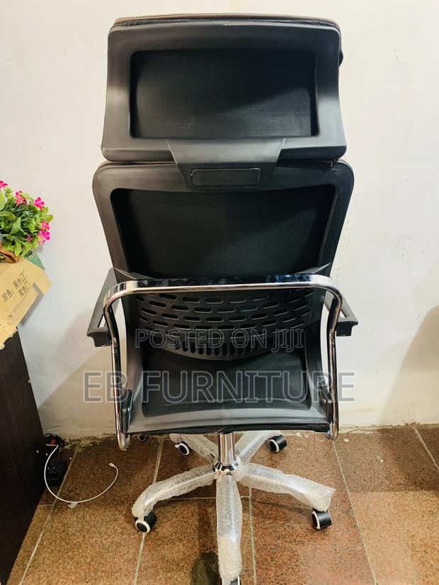 Leather Headrest Office Chair · Photo 2
