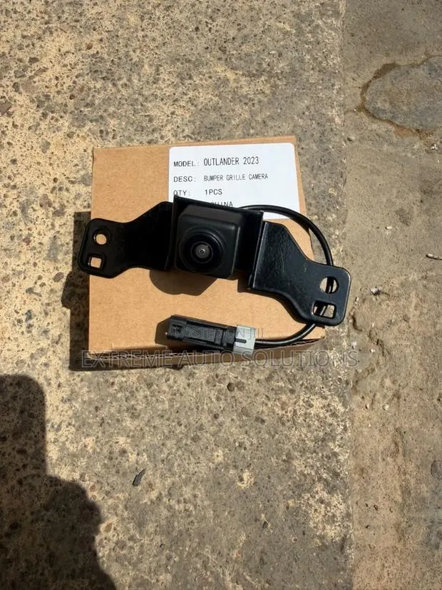 Front View Camera Parking Assist for 2022-2024 Mitsubishi Outlander · Photo 1