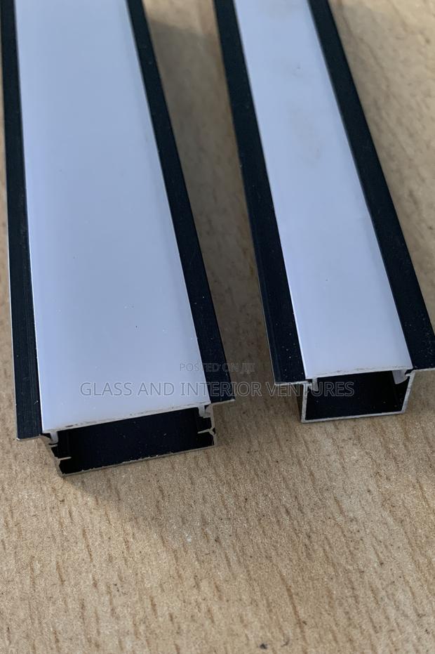 Connectors · Photo 1
