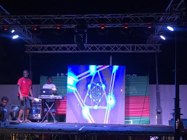 Stages, Led Screen , Trusses · Photo 1