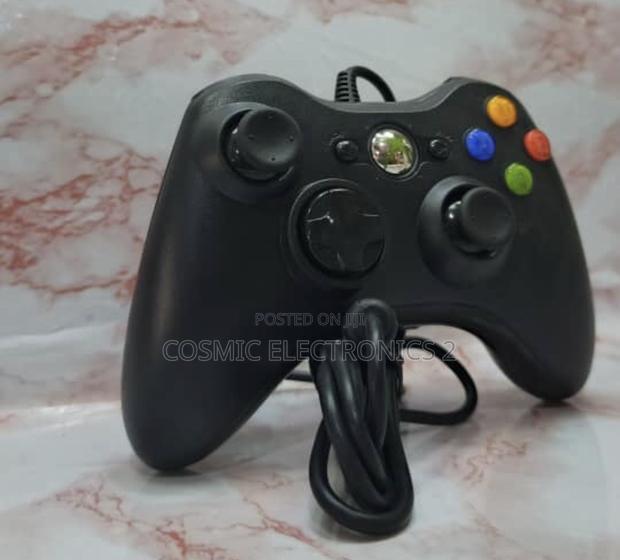 Xbox 360 Premium Wired Game Controller for PC and Console · Photo 3