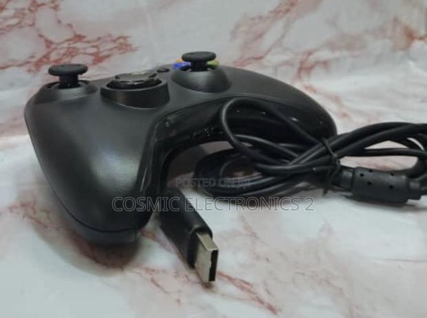 Xbox 360 Premium Wired Game Controller for PC and Console · Photo 5