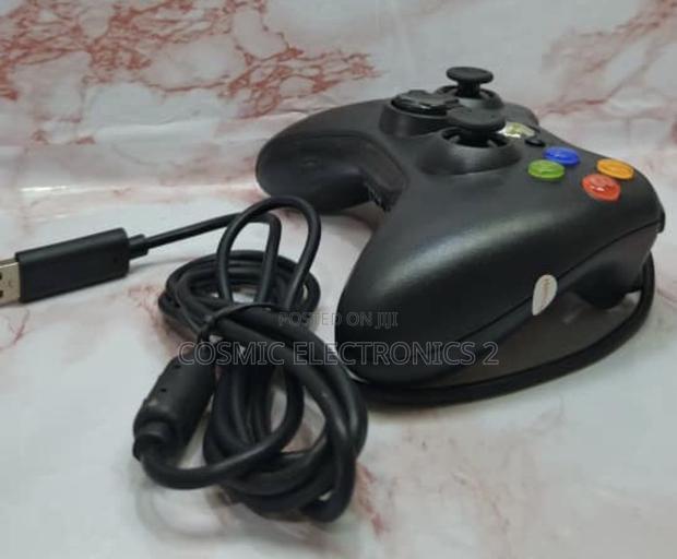Xbox 360 Premium Wired Game Controller for PC and Console · Photo 6