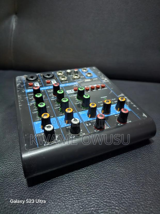 Professional 4 Channel Mixer · Photo 5