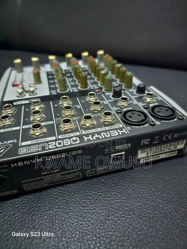 Behringer Xenyx Q802 Usb Mixer · Photo 1