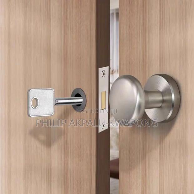 Modern Invisible Bathroom Lock · Photo 2