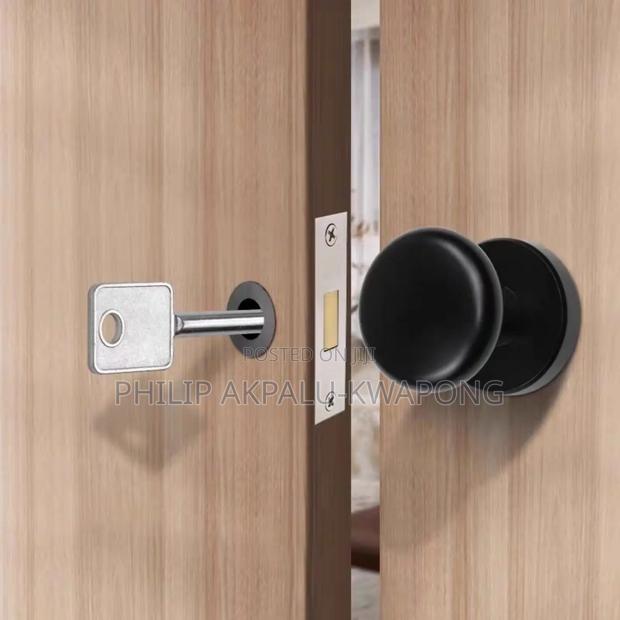 Modern Invisible Bathroom Lock · Photo 4