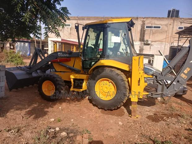Volvo B71 Backhoe · Photo 4
