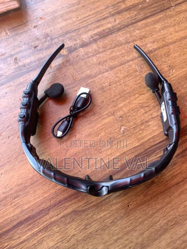 Motorcycle and Bicycle Shade With Bluetooth · Photo 1
