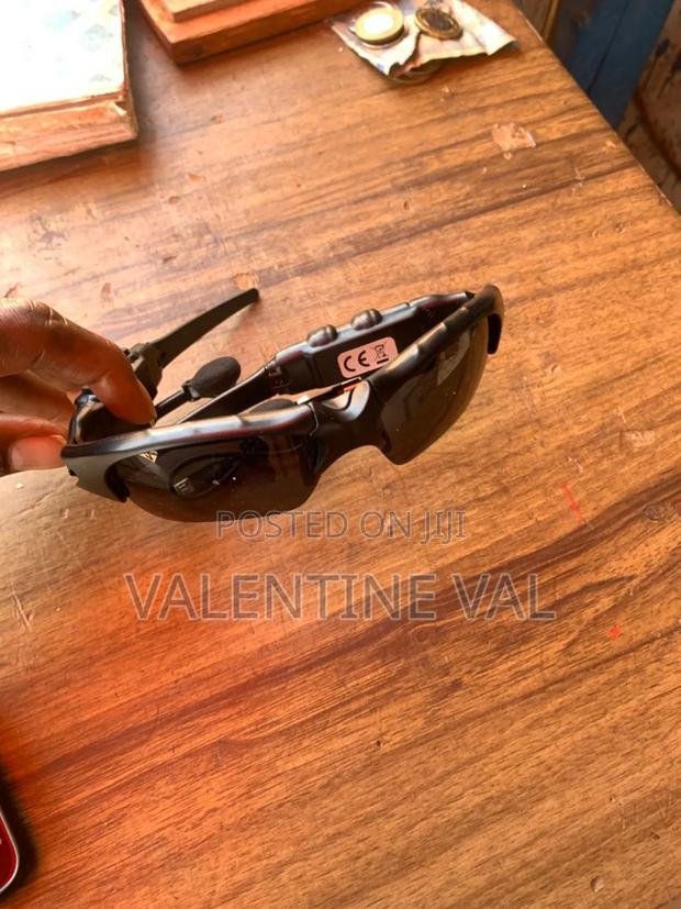 Motorcycle and Bicycle Shade With Bluetooth · Photo 2