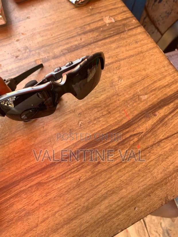 Motorcycle and Bicycle Shade With Bluetooth · Photo 3