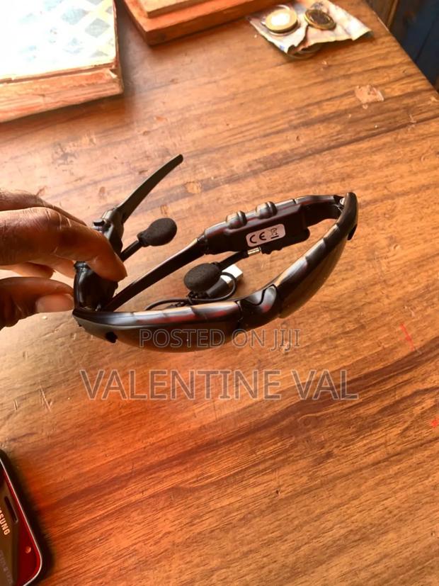 Motorcycle and Bicycle Shade With Bluetooth · Photo 4