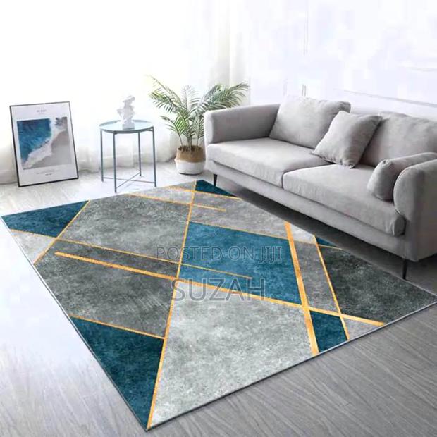 6 Square Meters Center Rug · Photo 1