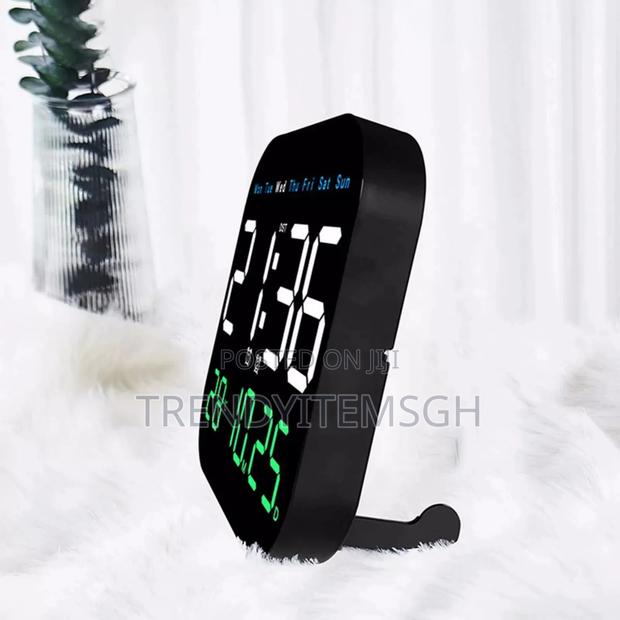 Led Sound-Activated Clock With Temperature Display · Photo 4